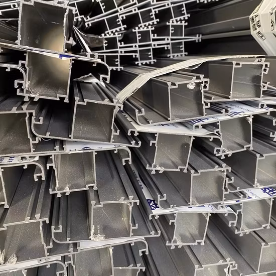 Profilé en aluminium de pulvérisation d'extrusion Batterie au lithium Moule en alliage d'aluminium Moulage de précision Traitement spécial de l'aluminium